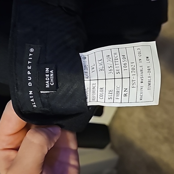 Suit - Picture 5 of 5